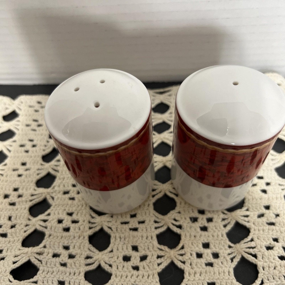 Hallmark Home Collection by Sakura Holiday Abundance Salt & Pepper Set - Picture 2 of 3